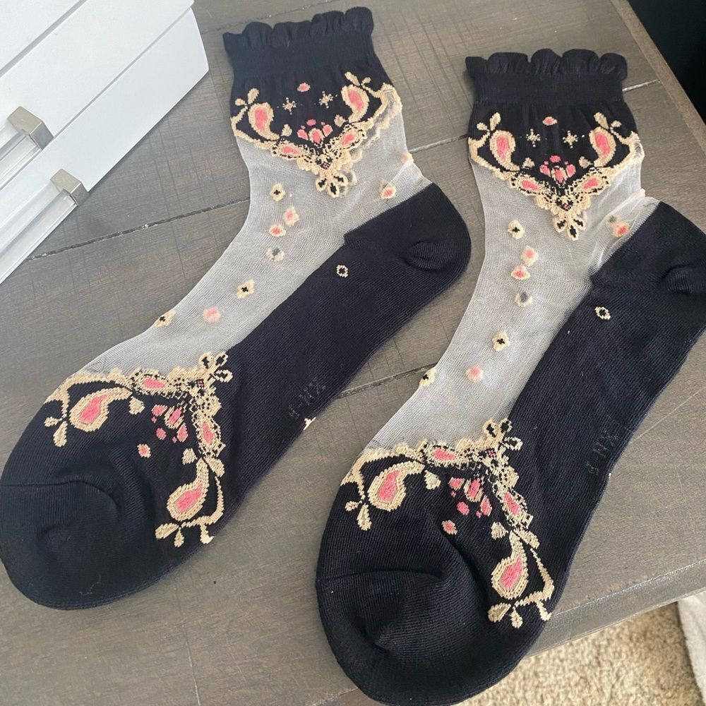 Embroidered socks 🌸   - Picture 4 of 4